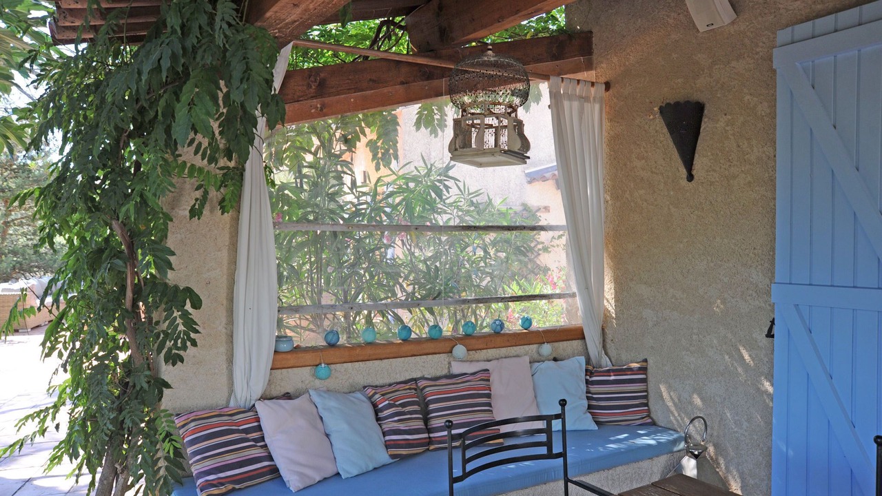 Photo of Patio Balcony in Esparron-de-Verdon