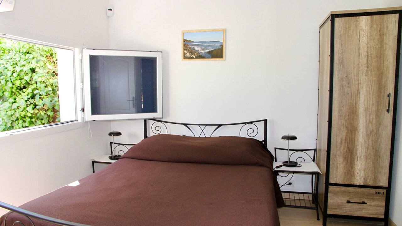 Photo of Bedroom in Hyeres