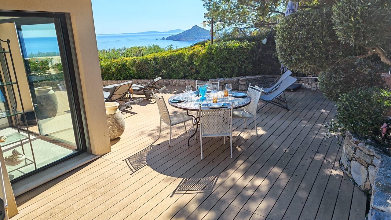 Photo of Outdoor in Antheor