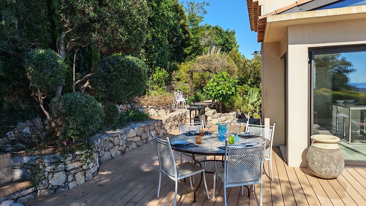 Photo of Outdoor in Antheor