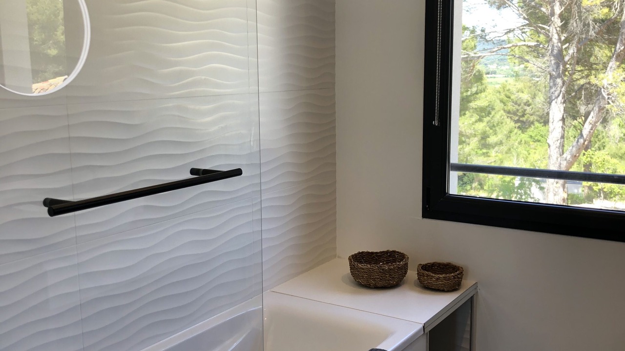 Photo of Bathroom in Eguilles