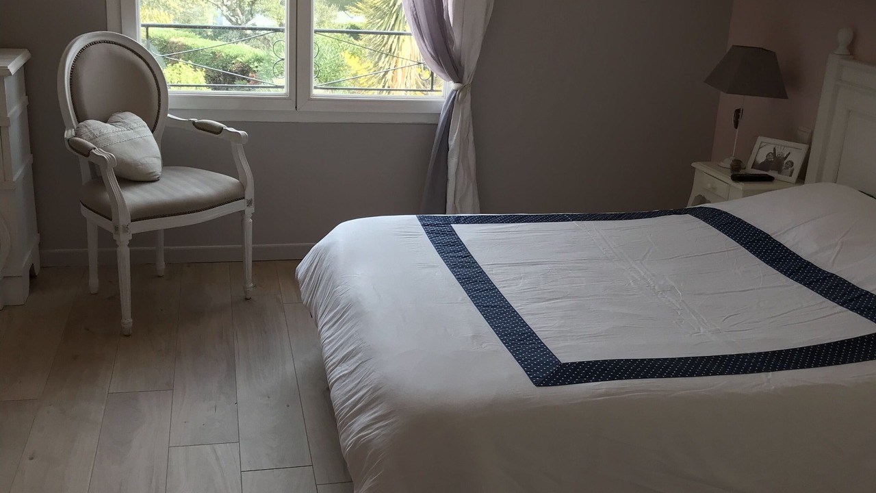 Photo of Bedroom in Bormes-Les-Mimosas