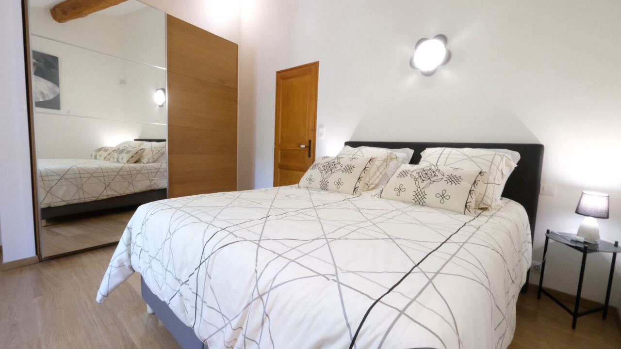 Photo of Bedroom in Cavaillon