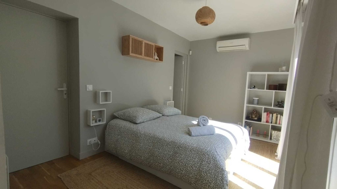 Photo of Bedroom in Carnoux-en-Provence