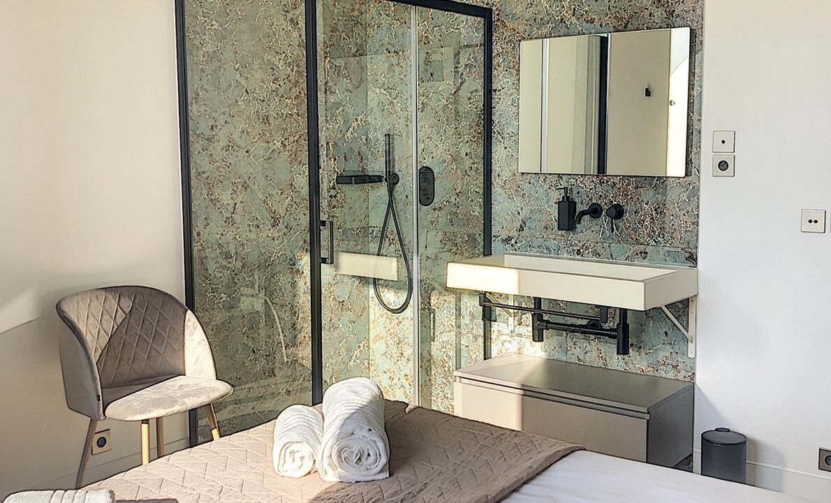 Photo of Bedroom in Carnot