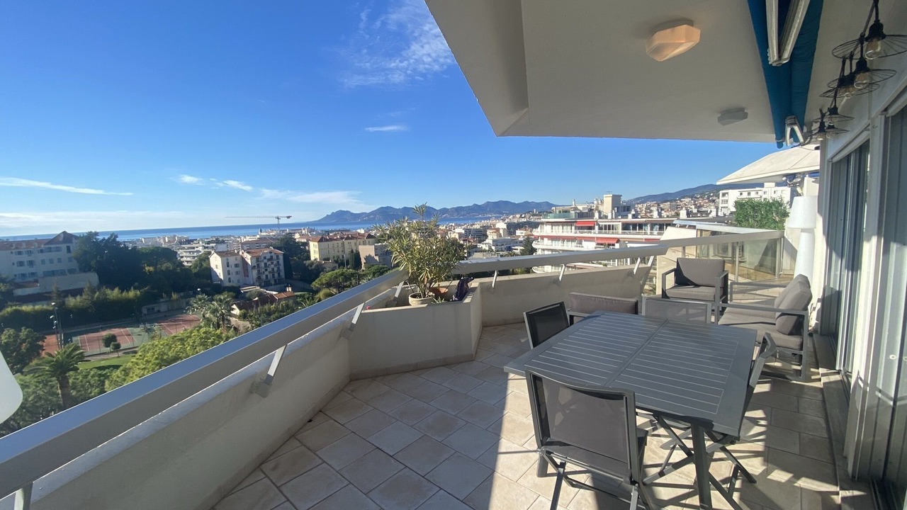 Photo of Outdoor in California - Pezou