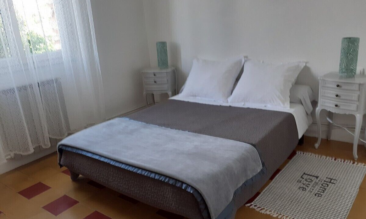 Photo of Bedroom in Sete