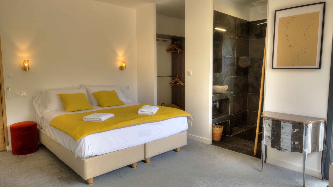 Photo of Bedroom in Sillans-la Cascade