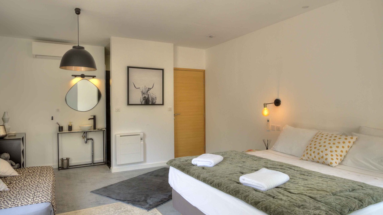 Photo of Bedroom in Sillans-la Cascade