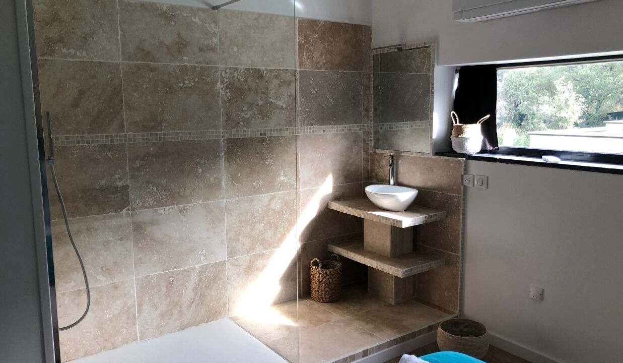 Photo of Bathroom in Sillans-la Cascade