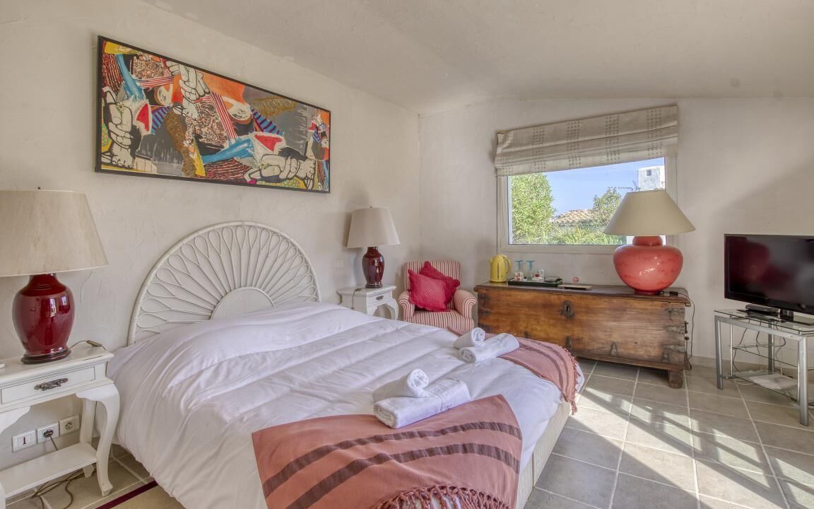 Photo of Bedroom in Guerrevieille