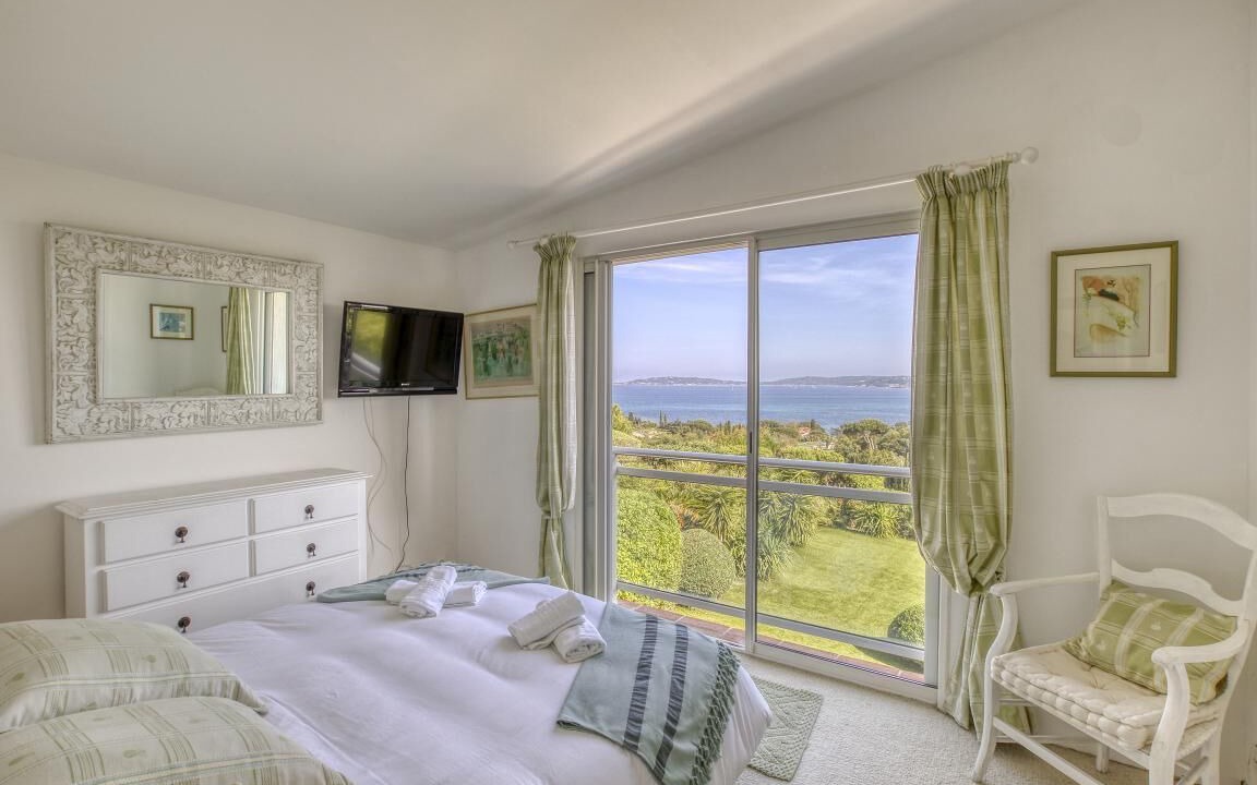 Photo of Bedroom in Guerrevieille