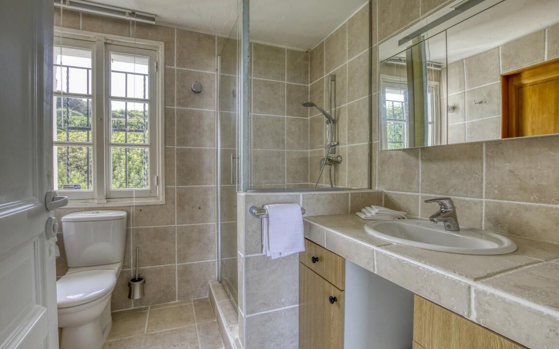 Photo of Bathroom in Guerrevieille