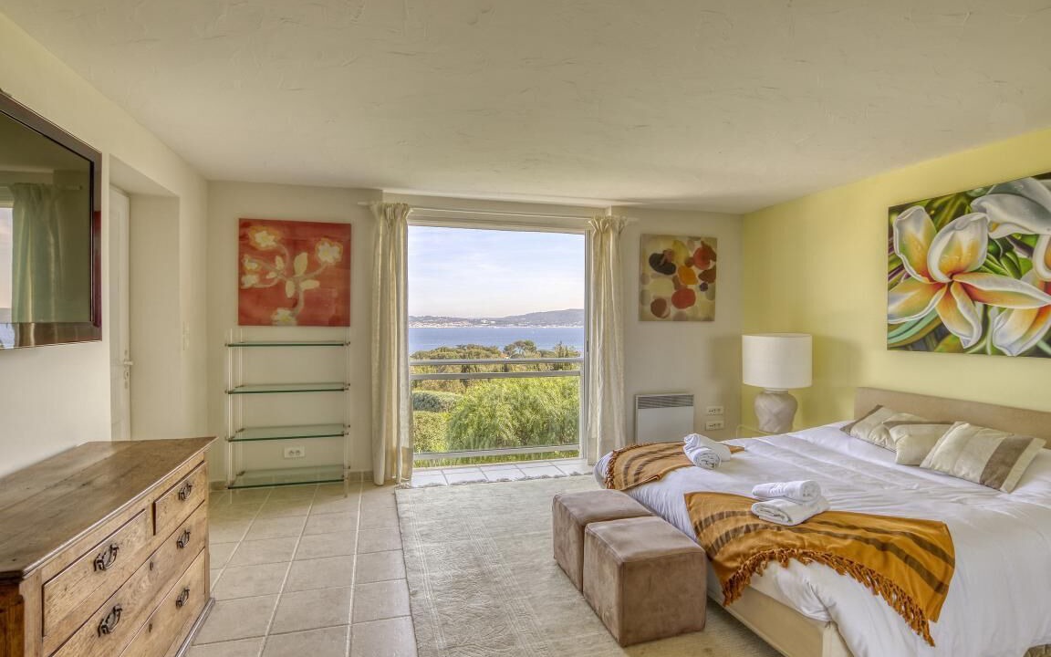 Photo of Bedroom in Guerrevieille