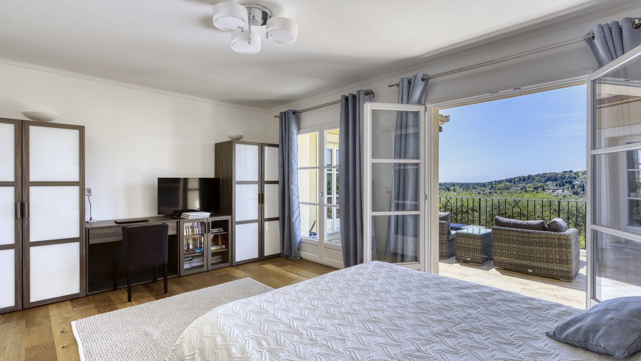 Photo of Bedroom in Le Rouret