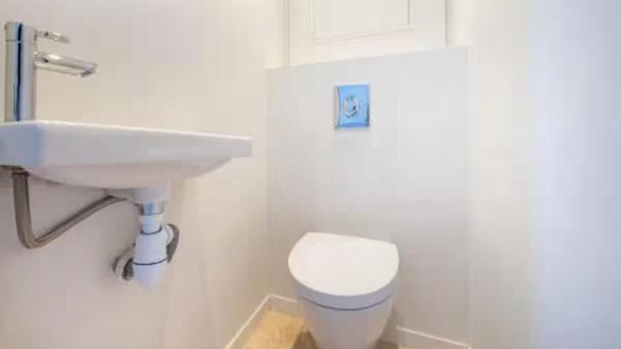 Photo of Bathroom in California - Pezou