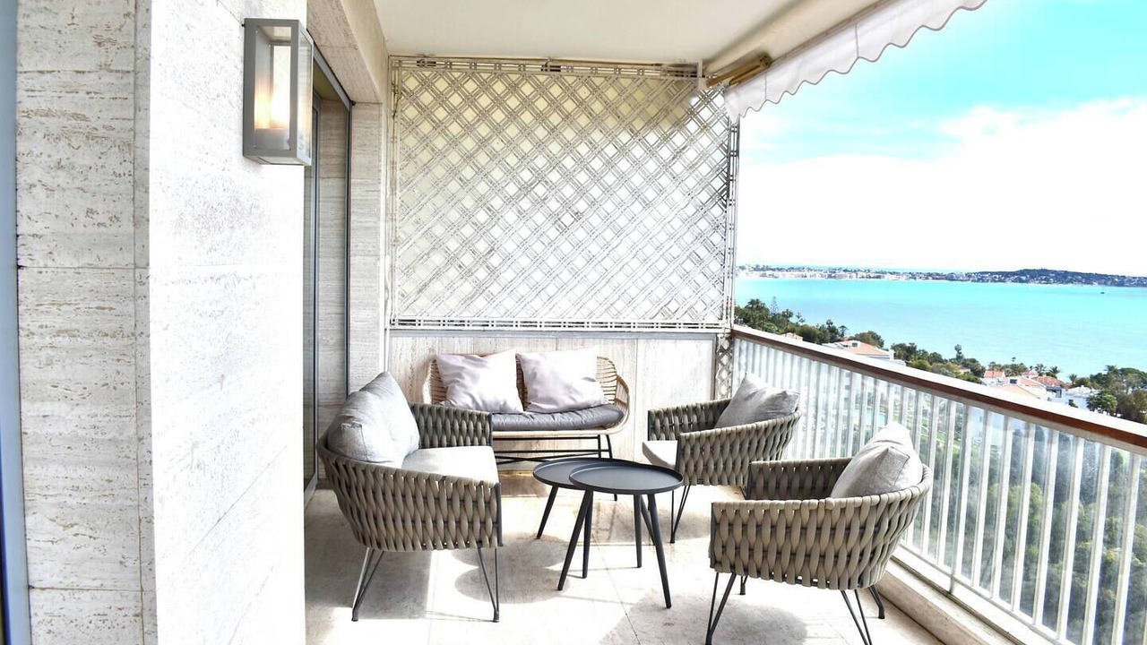 Photo of Patio Balcony in California - Pezou
