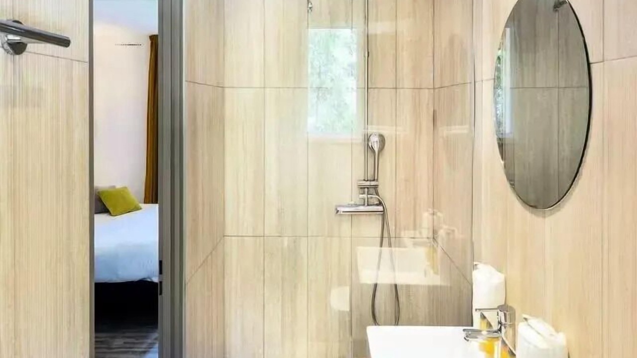Photo of Bathroom in Arles