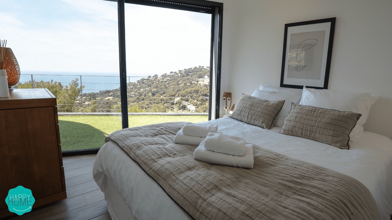 Photo of Bedroom in Hyeres