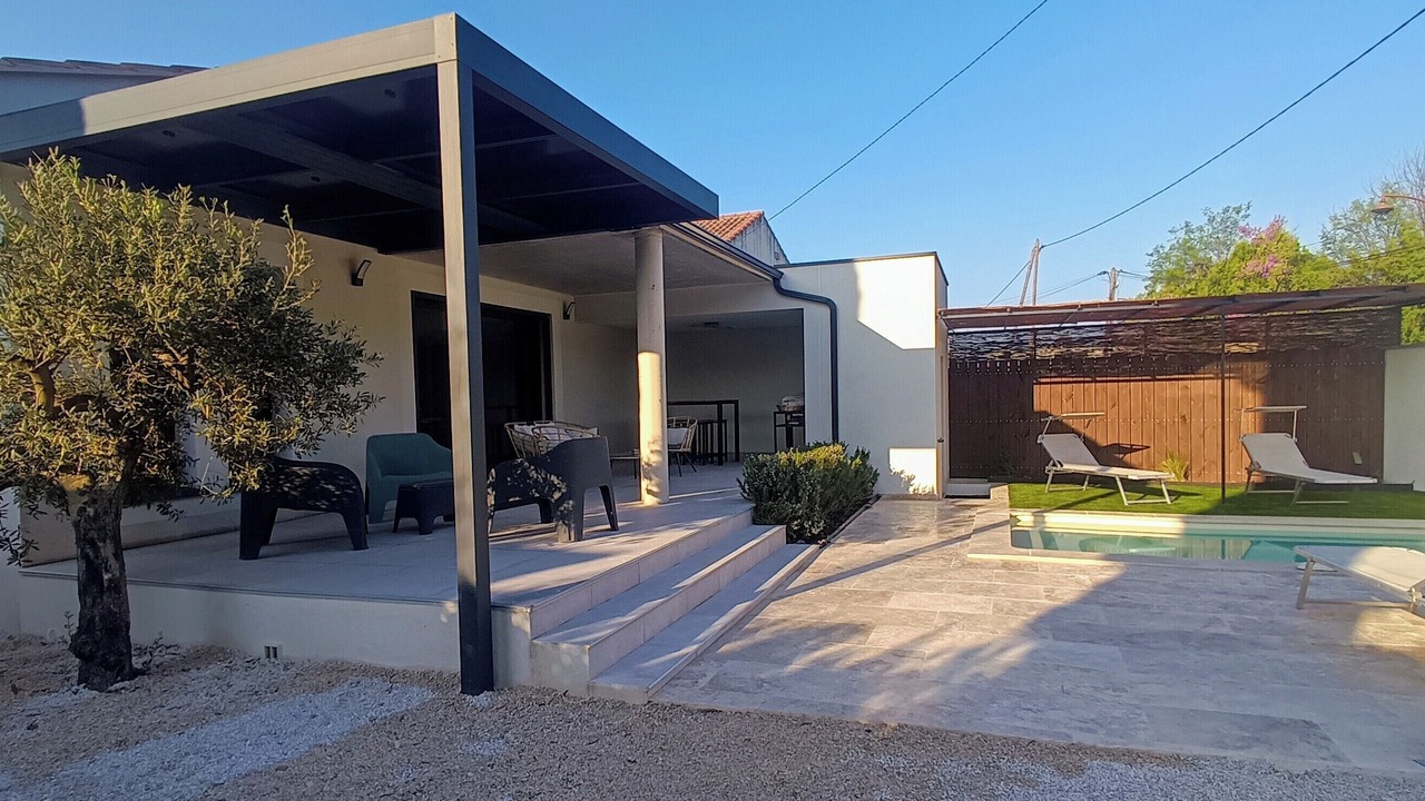Photo of Patio Balcony in St.-Remy-de-Provence
