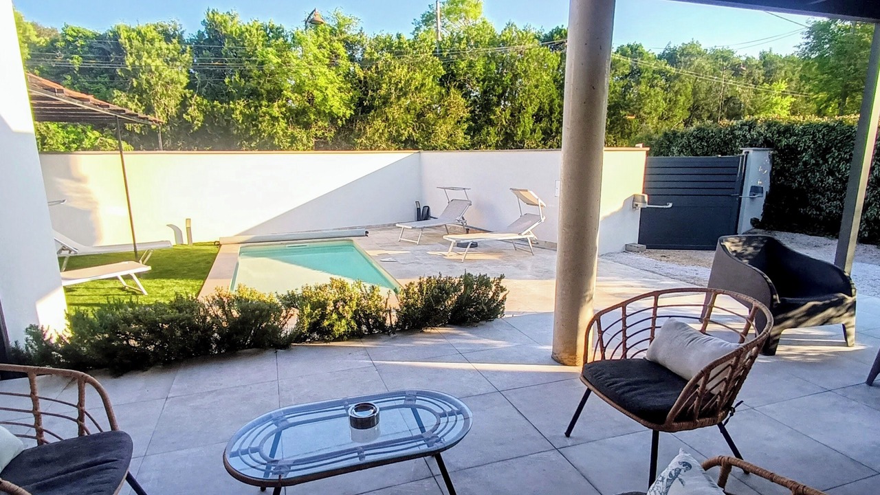Photo of Patio Balcony in St.-Remy-de-Provence