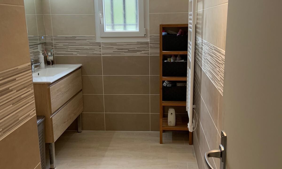 Photo of Bathroom in Sillans-la Cascade