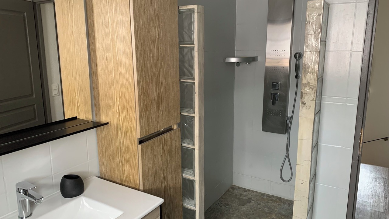 Photo of Bathroom in Eyragues