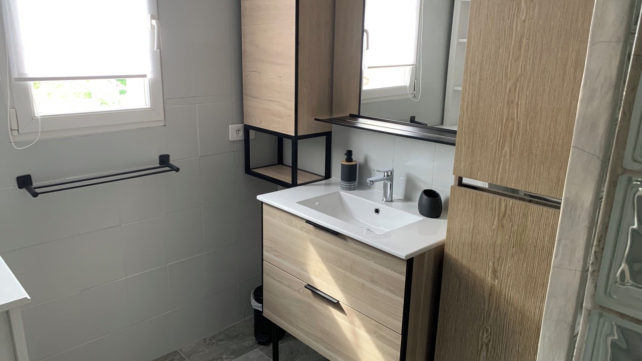 Photo of Bathroom in Eyragues