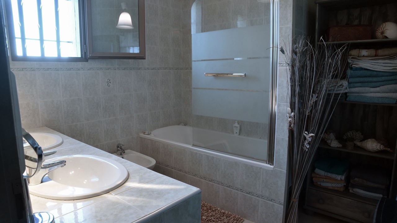Photo of Bathroom in Robion