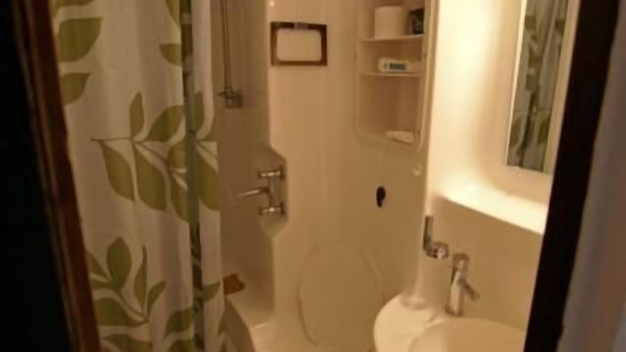 Photo of Bathroom in Enchastrayes