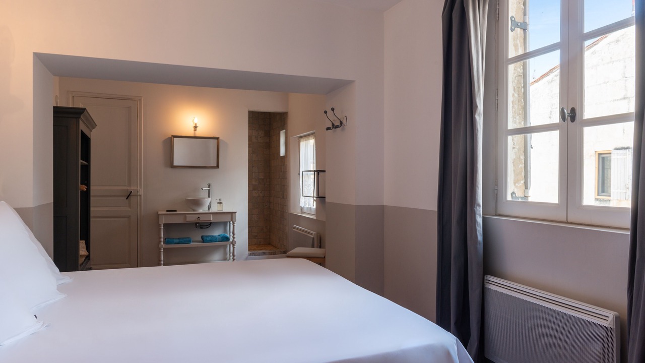 Photo of Bedroom in Arles City Centre
