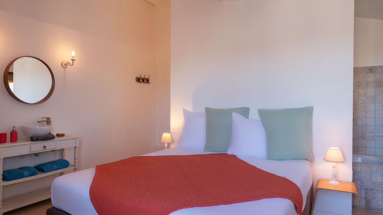 Photo of Bedroom in Arles City Centre