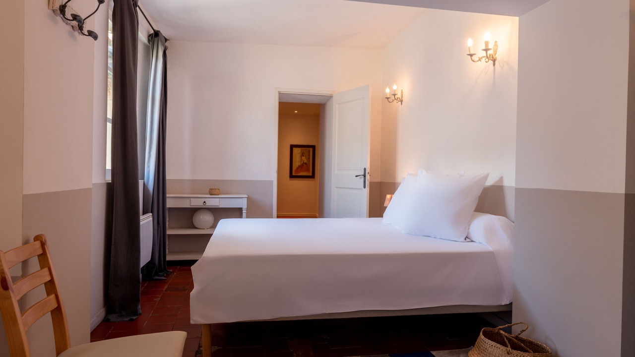 Photo of Bedroom in Arles City Centre
