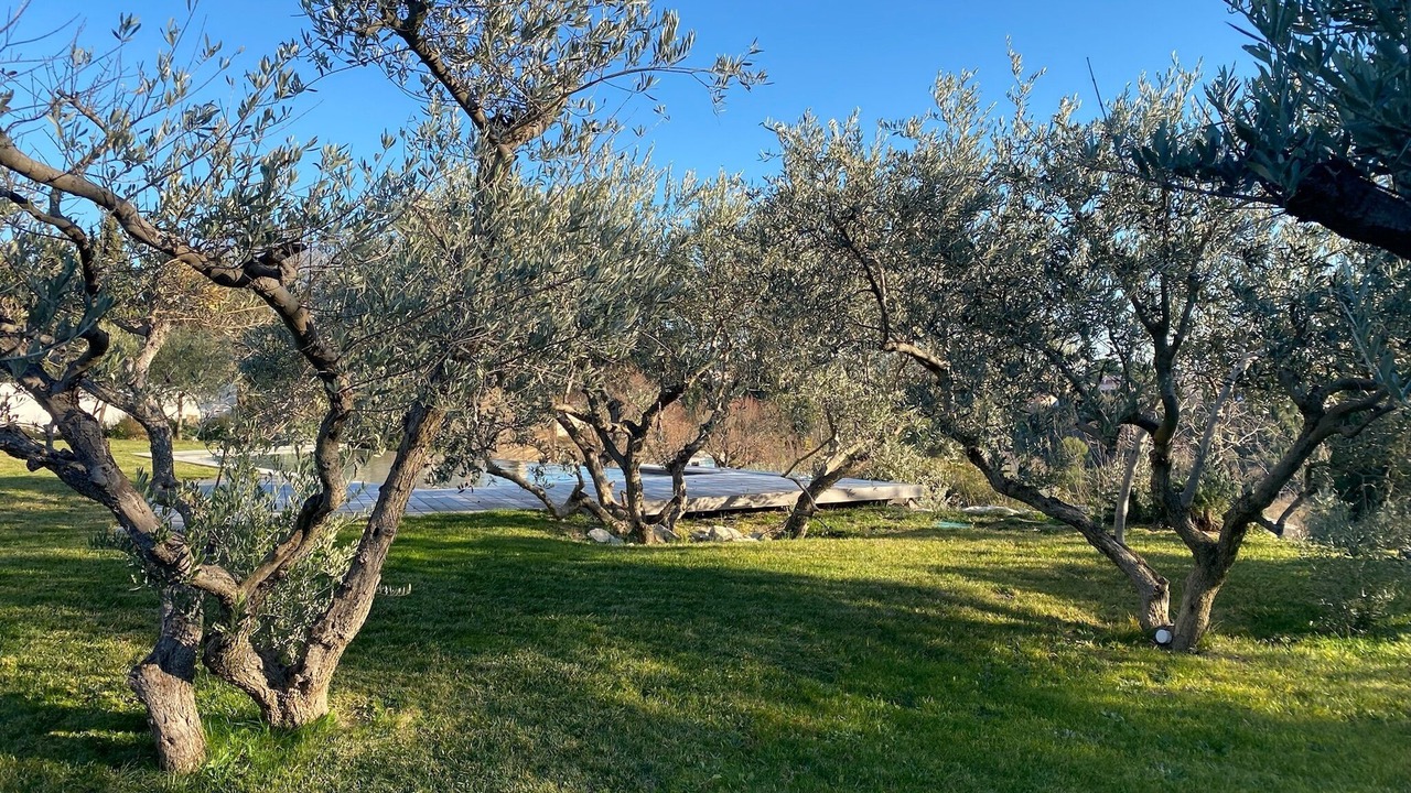 Photo of Outdoor in Eguilles