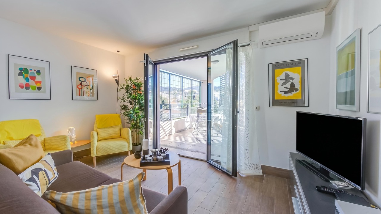 Photo of Livingroom in Liberation