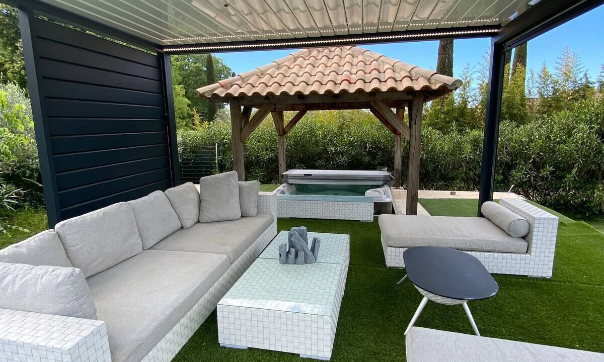 Photo of Patio Balcony in Arpaillargues-et-Aureillac