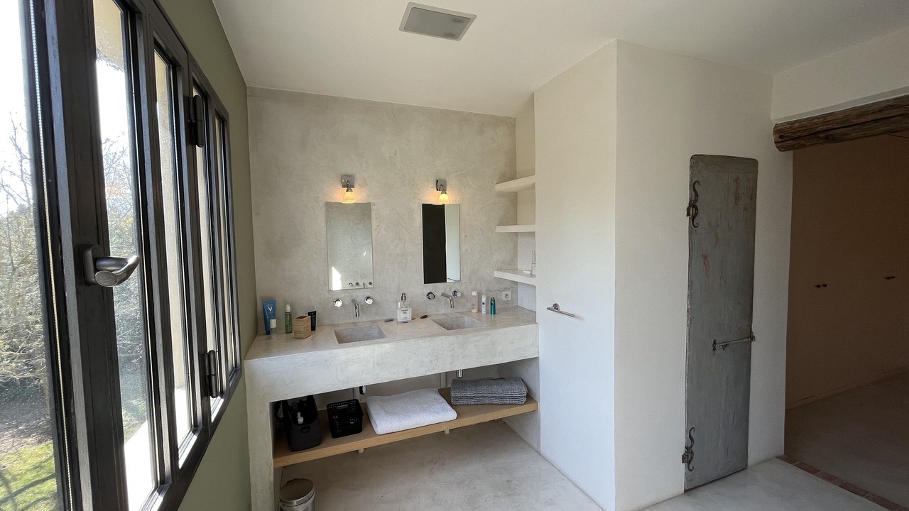Photo of Bathroom in St.-Remy-de-Provence
