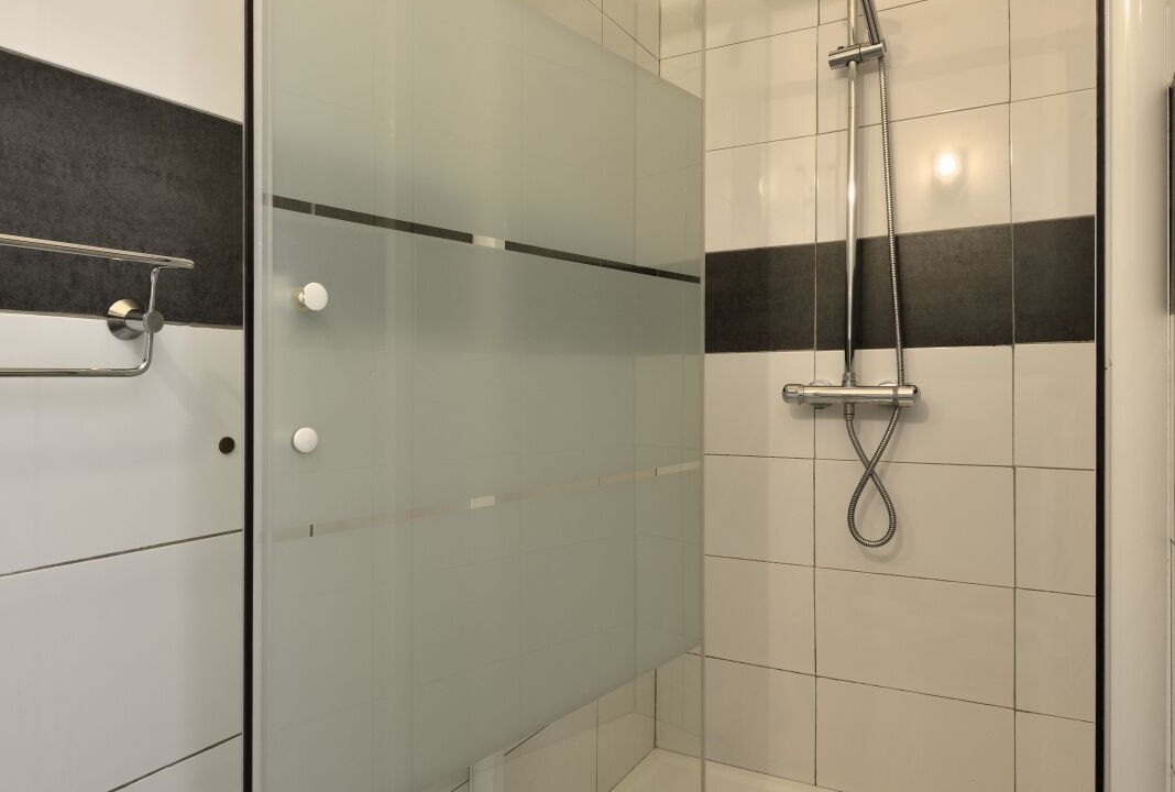 Photo of Bathroom in Ensues-la-Redonne