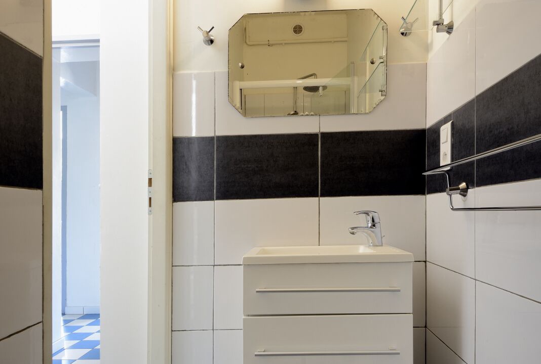 Photo of Bathroom in Ensues-la-Redonne