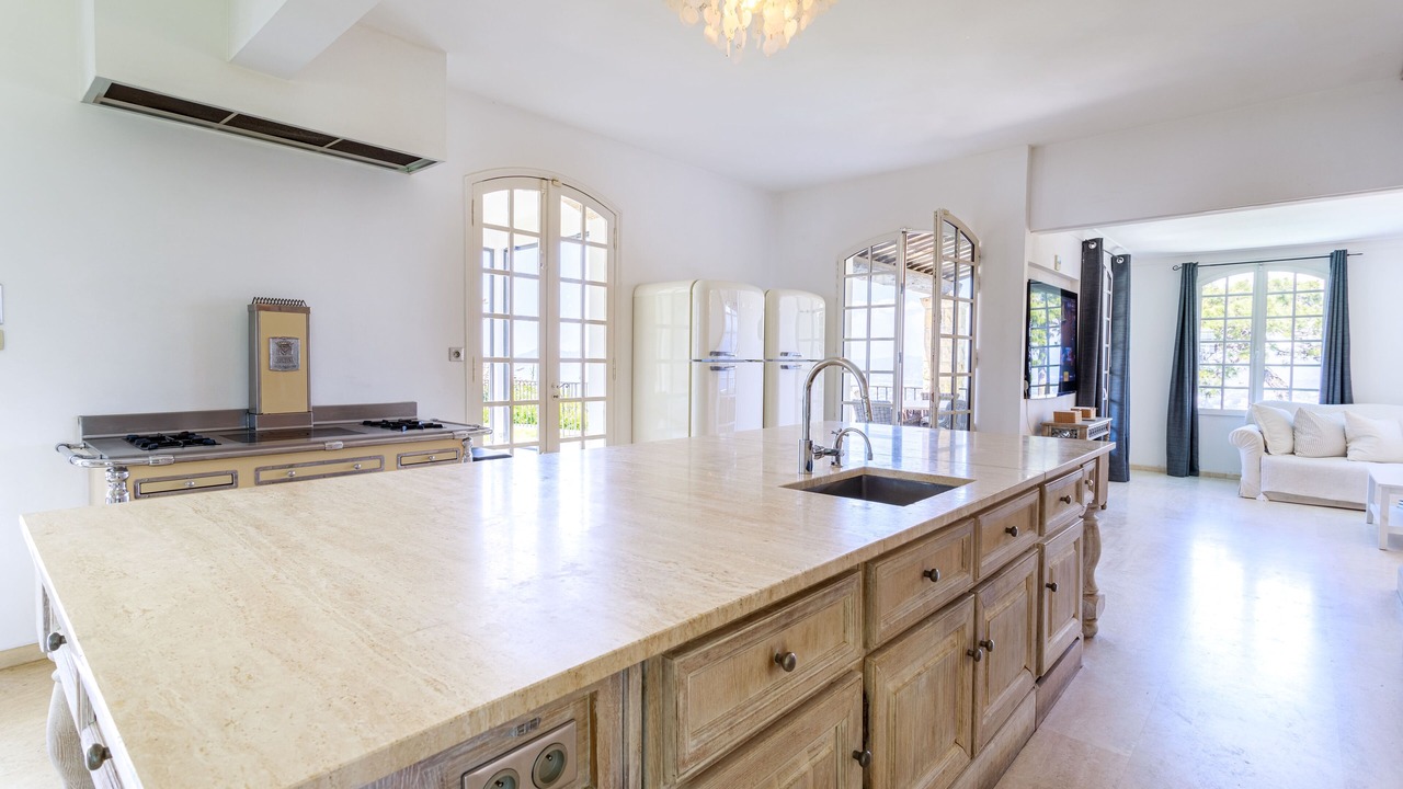 Photo of Kitchen in California - Pezou
