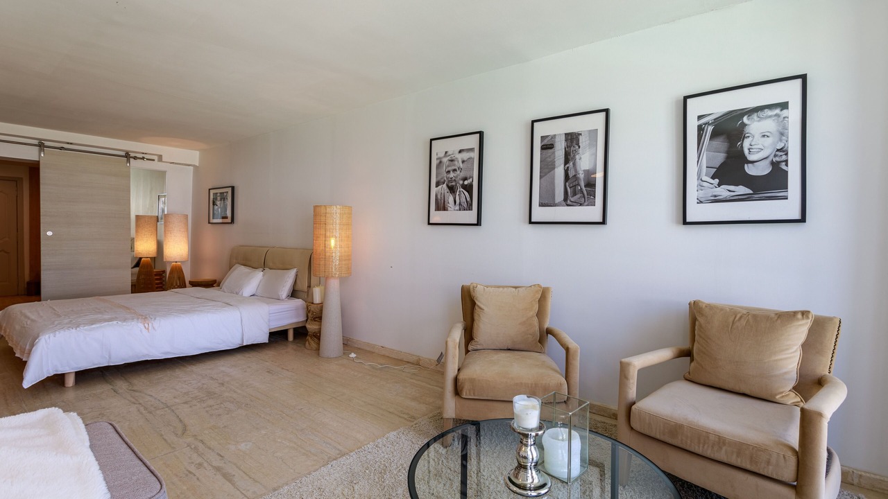 Photo of Bedroom in California - Pezou