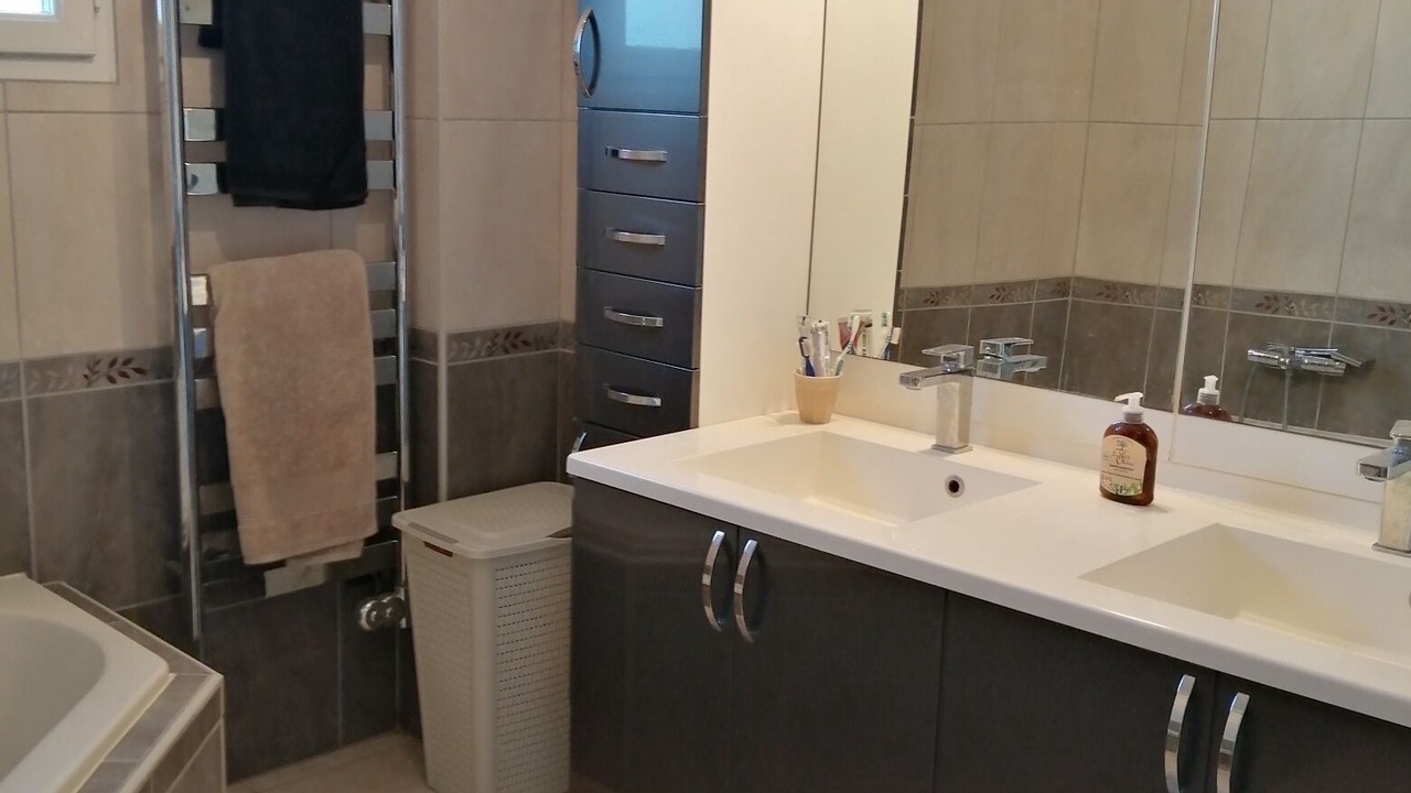 Photo of Bathroom in Valros
