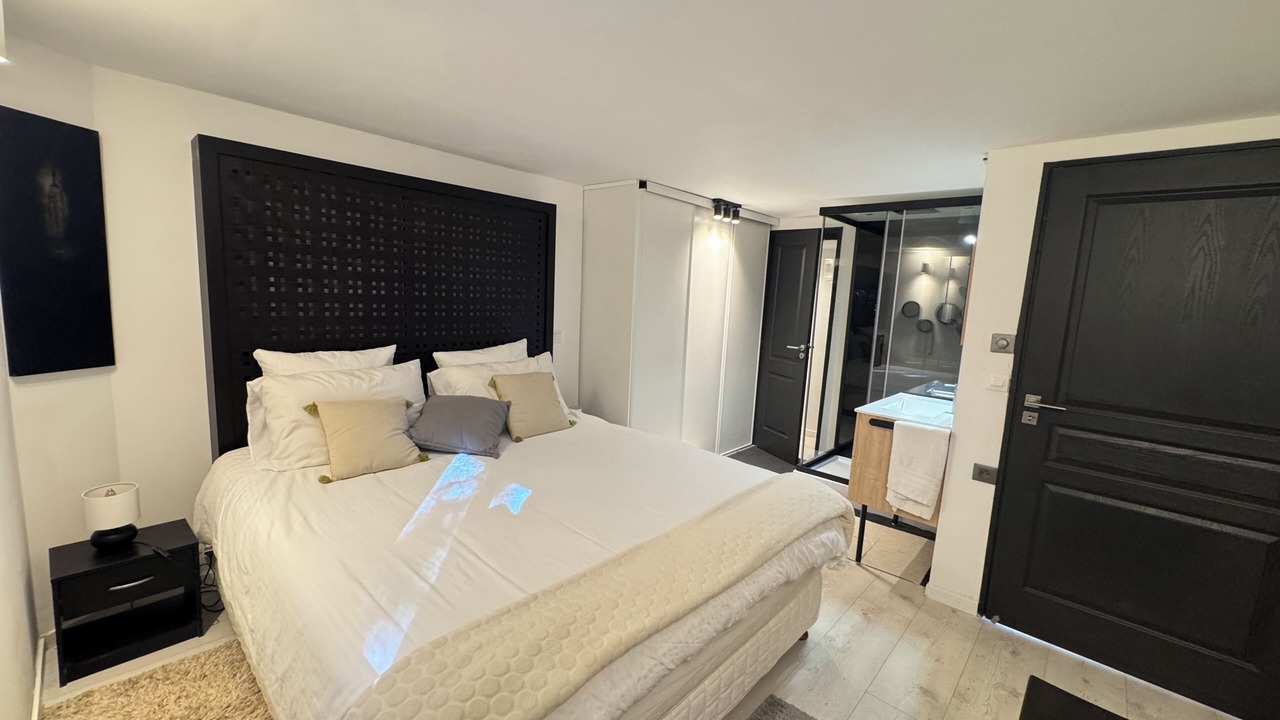 Photo of Bedroom in Vallauris