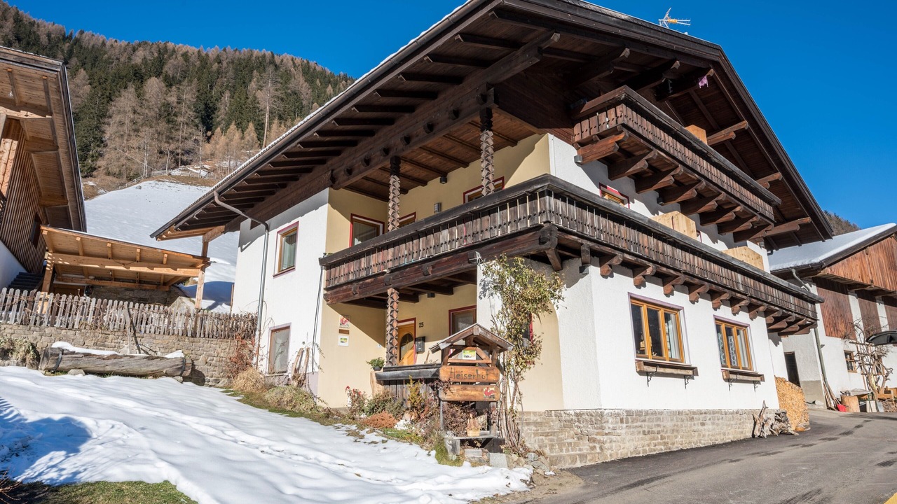 Photo of Outdoor in Racines