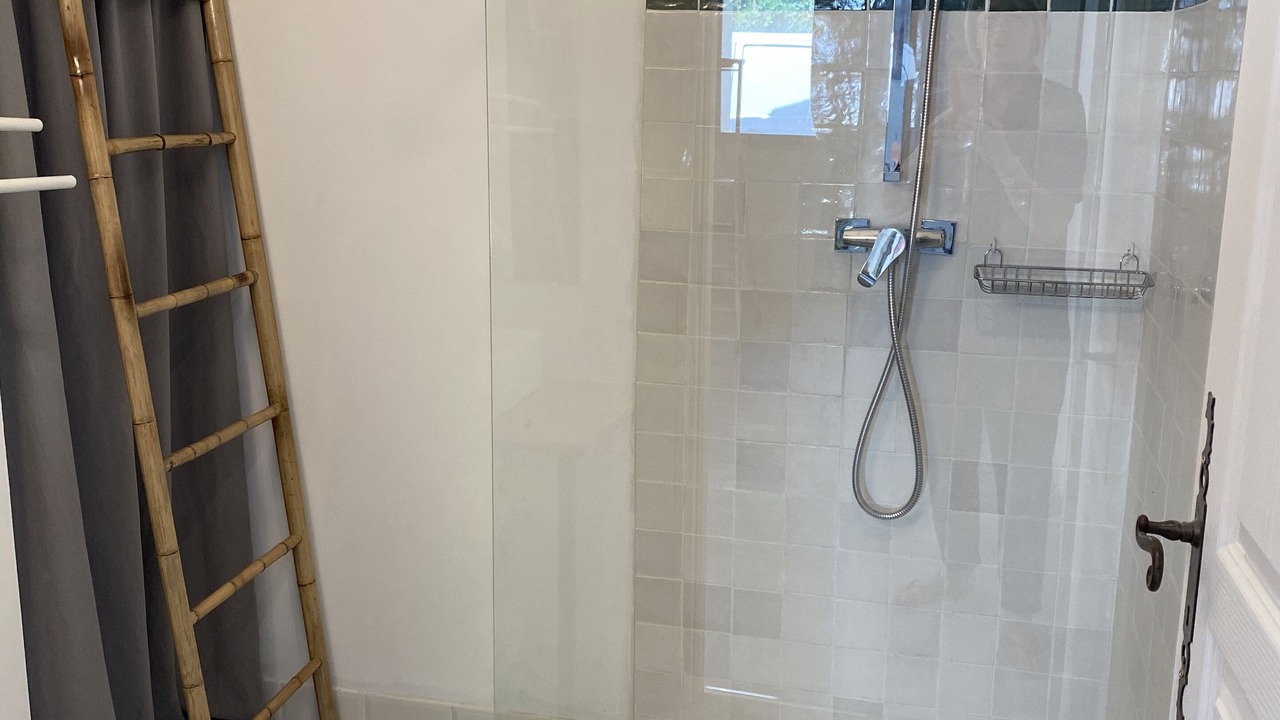 Photo of Bathroom in Saint-Martin-de-Castillon