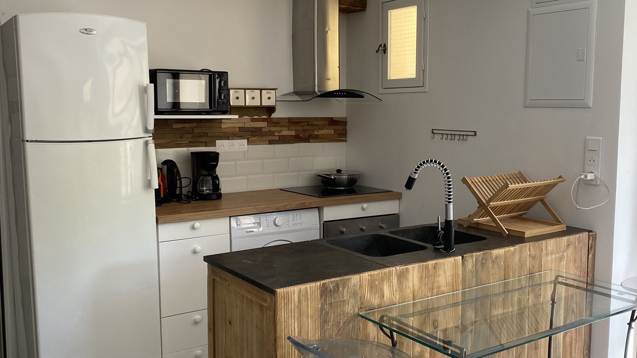 Photo of Kitchen in Saint-Martin-de-Castillon