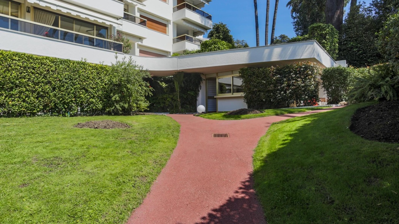 Photo of Outdoor in California - Pezou