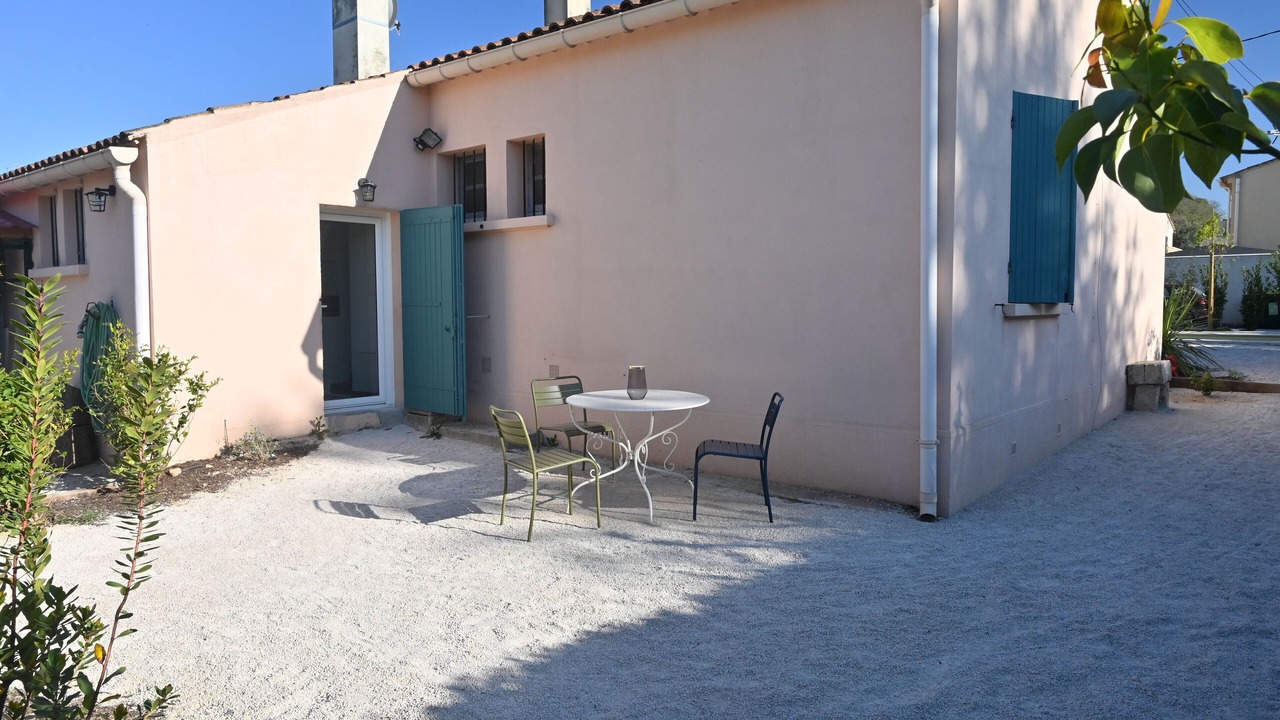 Photo of Patio Balcony in St.-Remy-de-Provence
