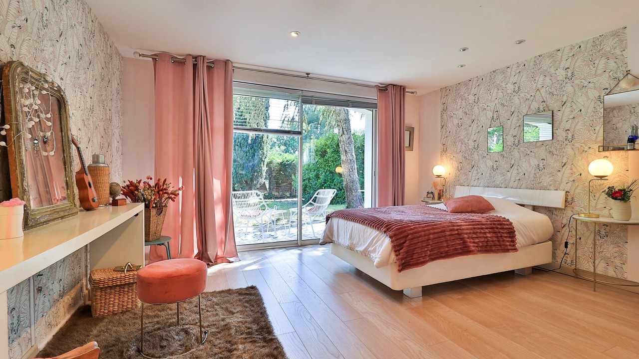 Photo of Bedroom in Eguilles
