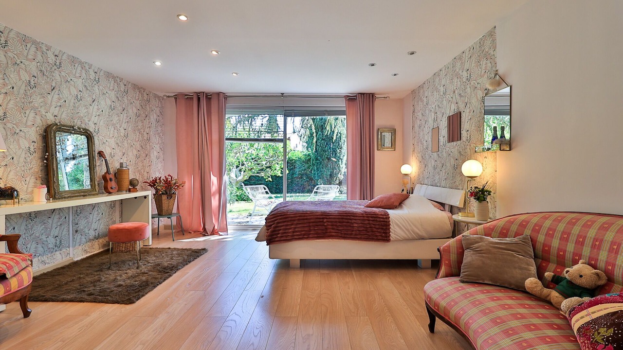 Photo of Bedroom in Eguilles